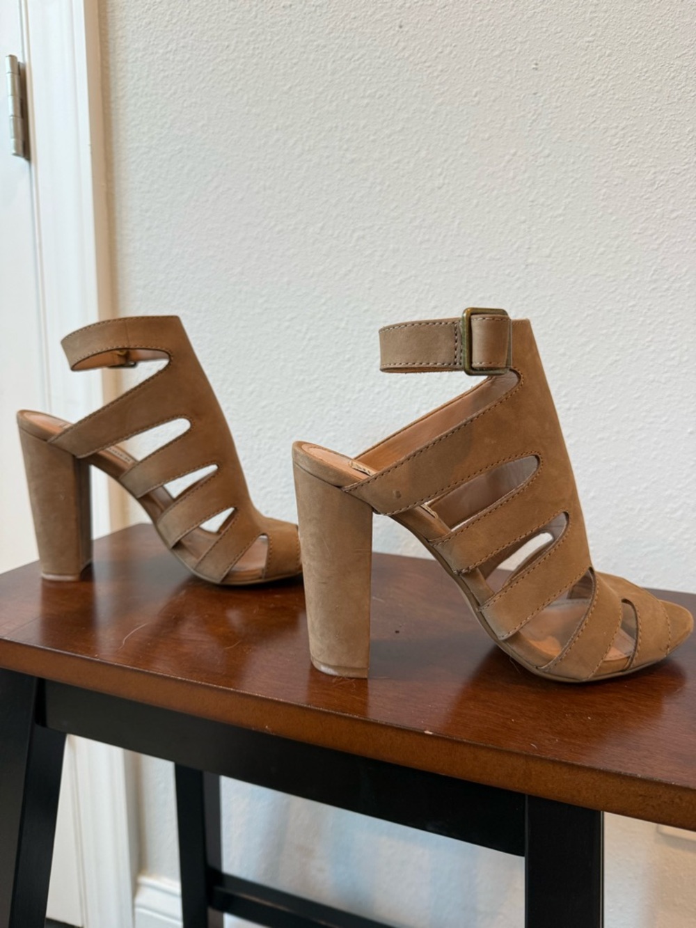 Steve Madden Tan Cutout Block Heel Sandals